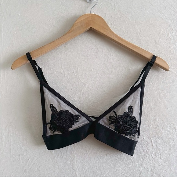 Kimchi Blue Out From Under Serena Floral Appliqué Mesh Bralette Size S - Picture 2 of 5